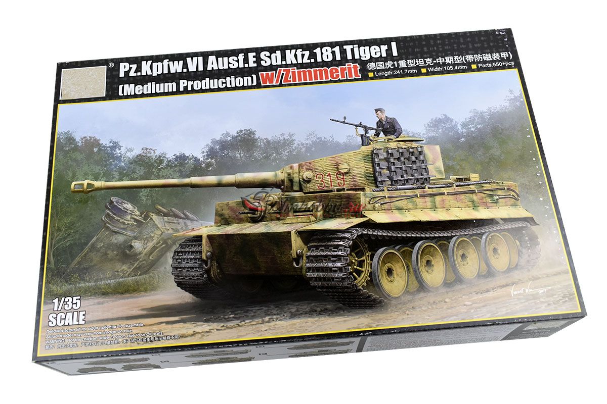 Pz.Kpfw. VI Ausf. E Sd.Kfz. 181 Tiger I (Medium Production) w/Zimmerit масштаб 1:35 Tрубач TR09539